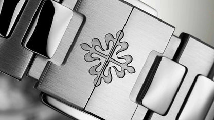 PATEK  PHILIPPE NAUTILUS - FLAYBACK TEMPO DE VIAGEM SILVER